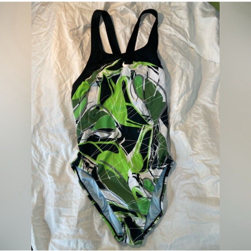 Woman’s Bright Nike Swimsuit In Size 14